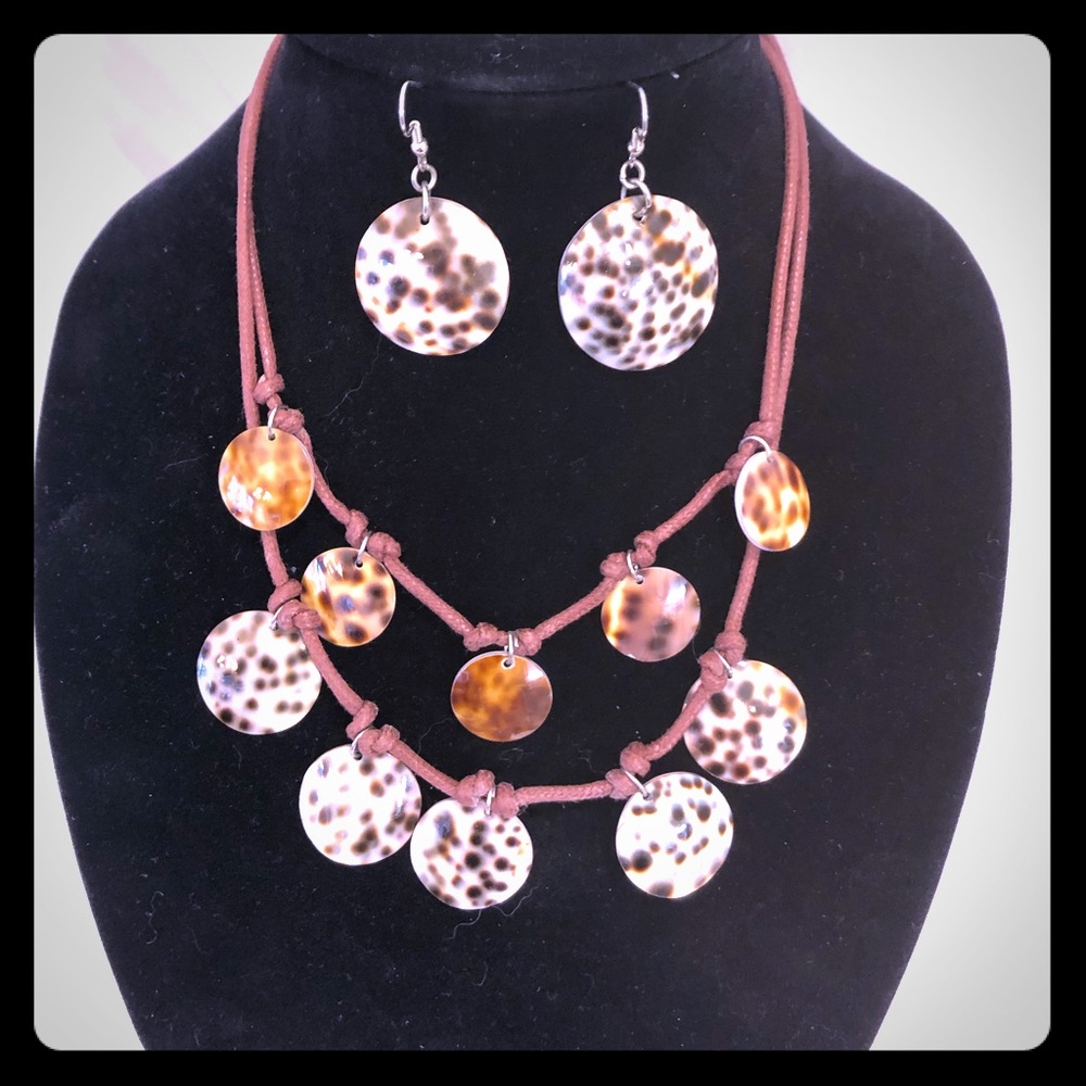Shell earring and necklace set